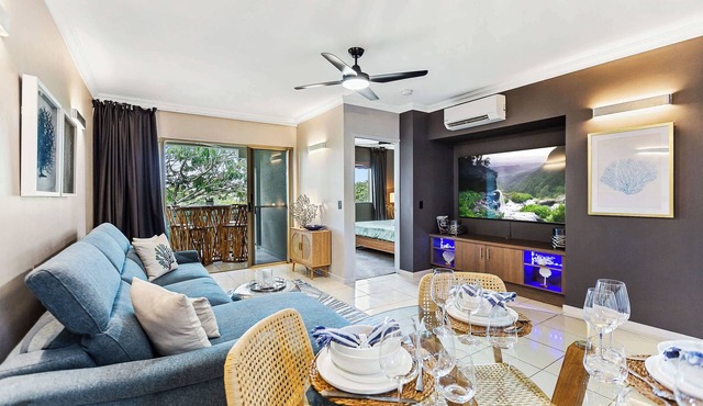 Coral Luxe Retreat | Stylish Cairns Apartment