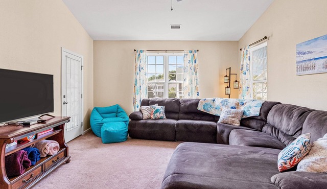 Coral Reef Retreat: Dog Friendly w/Water Views