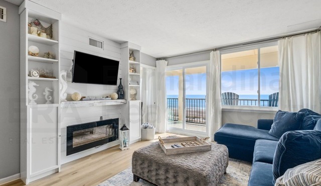 Coral Sands Beautiful Condominium by RedAwning