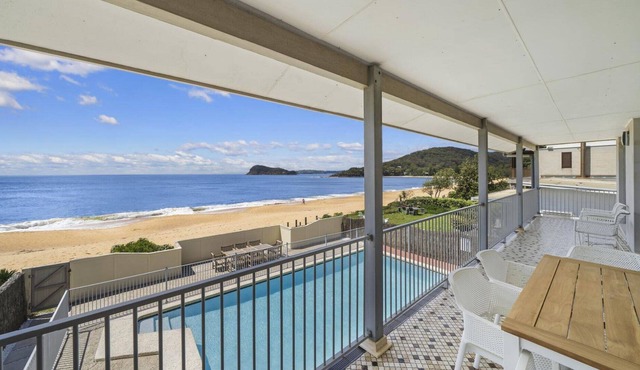 CORAL SEA - WATERFRONT PEARL BEACH