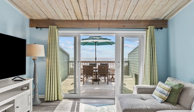 Coral Tides- Oceanfront, newly renovated, amazing views!