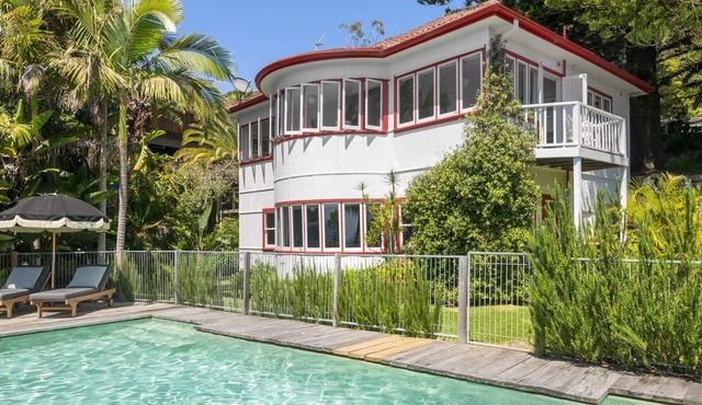 CORAL TREE COTTAGE by Palm Beach Holiday Rentals