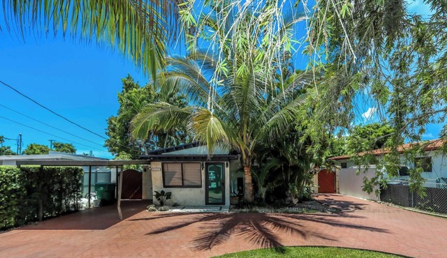 Coral Villa Pool House
