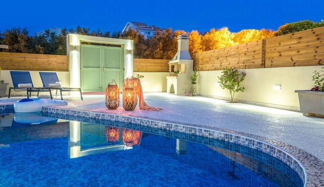 CORAL VILLA with private pool at 100 m from the sea