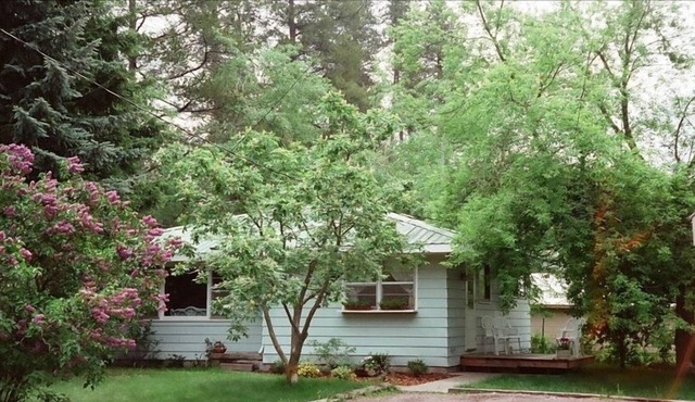 Coram Cottage-Glacier National Park2BR,1BA 5 Min. from Park