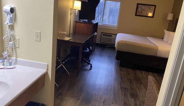 Coratel Inn and Suites By Jasper Riverfalls - Standard 2 Queen Bed NS