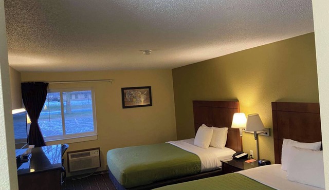 Coratel Inn and Suites By Jasper Riverfalls - Comfort 2 Queen Bed Non Smoking
