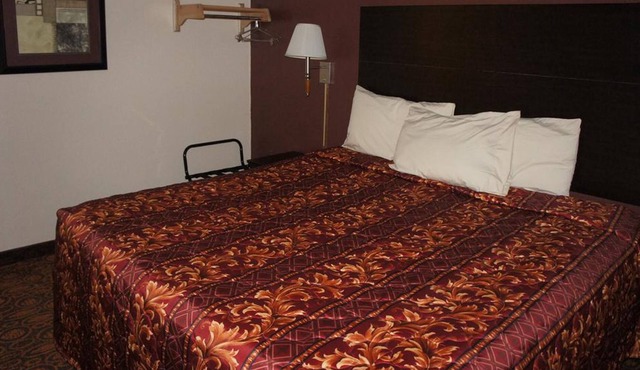 Coratel Inn & Suites By Jasper Waite Park - Standard 1 King Bed Non-Smoking