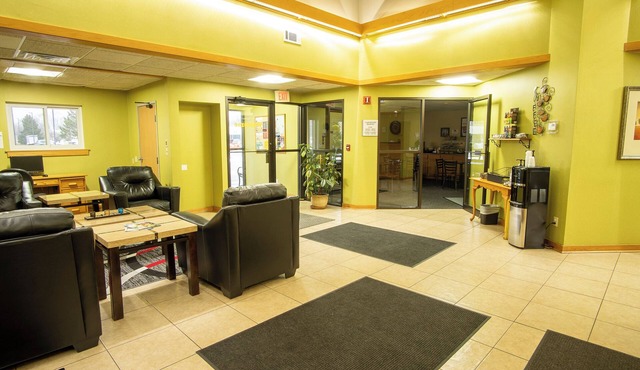 Coratel Inn & Suites By Jasper River Falls