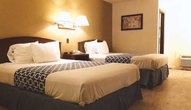 Coratel Inn & Suites By Jasper McCook - Deluxe 2 Queen Bed NS