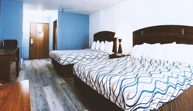 Coratel Inn & Suites by Jasper Park City - Wichita North - EQBNS