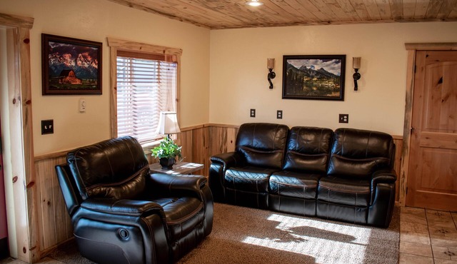 Cordingleys' Cozy Cottage Near Island Park, West Yellowstone, and Jackson WY