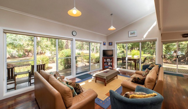 Corella Cottage, 3Br/2Bath Beautiful location & Kangaroos galore!