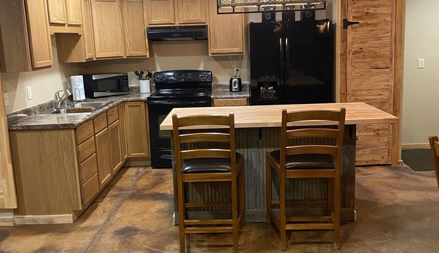 Corey's Gittaway 2….2 queen beds sleeps 4 people!