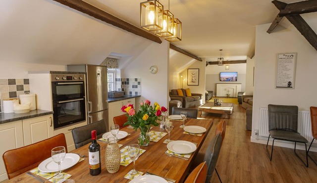 Corffe Cottages, Spacious country cottage, heated Indoor pool