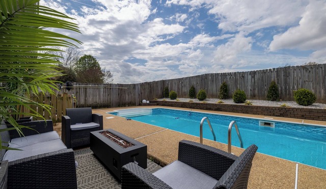 Cori’s Pool House, a Cozy Pool House, perfect for a relaxing getaway