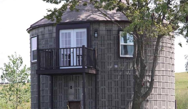 Corn Crib Cottage