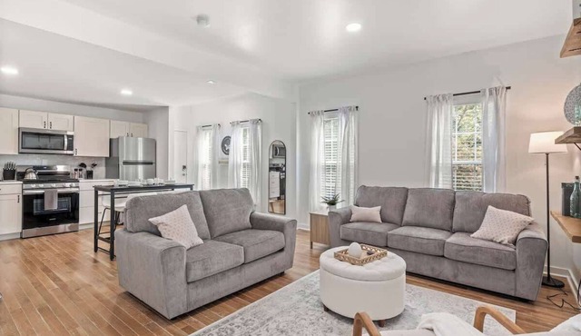 Corn Hill Apartment - 2BR