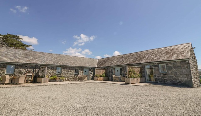 CORNEL GLYD, pet friendly, luxury holiday cottage in Talybont