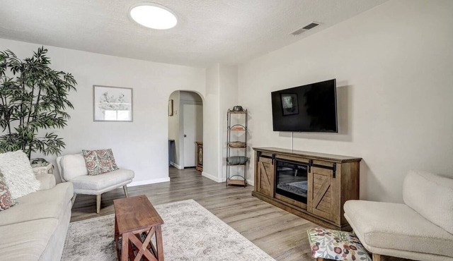 Cornell Canvas Suite, Nob Hill