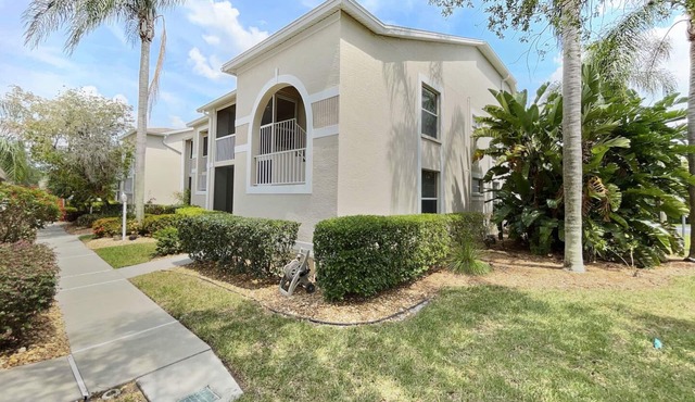 Corner 2-bed/2-bath Unit #926, in the Stoneybrook Golf and Country Club
