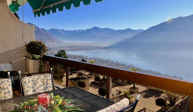 Corner apartment on the 2nd floor for 1-5 persons.