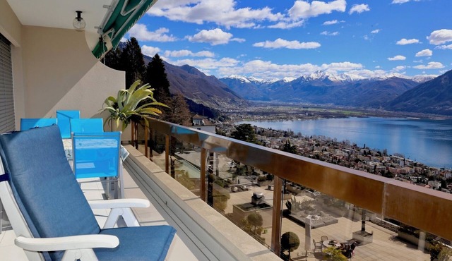 Corner apartment on the 3rd floor for 1-5 persons.