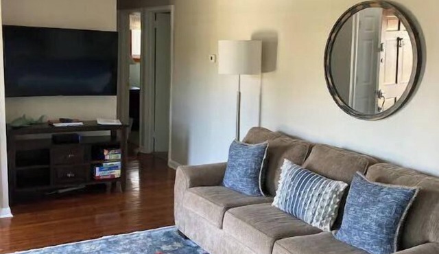 Corner Cottage by the bay