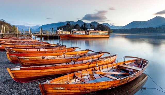 Corner Cottage - Two Bedroom House, Sleeps 4