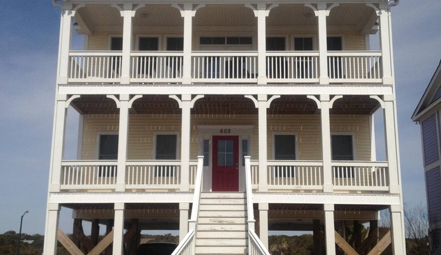CORNER LOT! FULL BEACH VIEW! 20 STEPS TO BEACH!