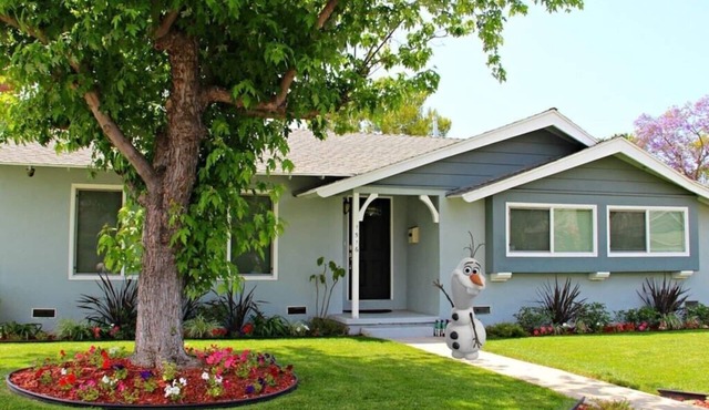 Corner Lot Private House Near Disneyland | Private Hot Tub | Quiet Neighborhood