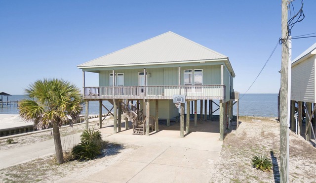 Corner pet-friendly, 5/3 bay sunset views! - TraMarLis