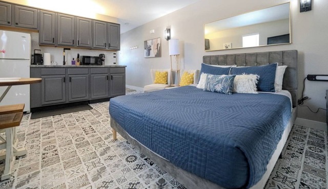 Corner | Top Floor | Fall Creek | Convenient to 76