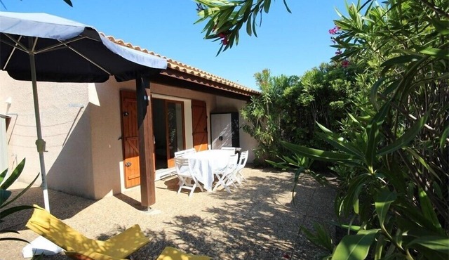 Corner Villa for 5 persons, Residenz with pool, at only 400m from the sea, PORTIRAGNES PLAGE
