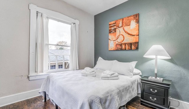 Cornerlight Haven – Near Downtown & Attractions