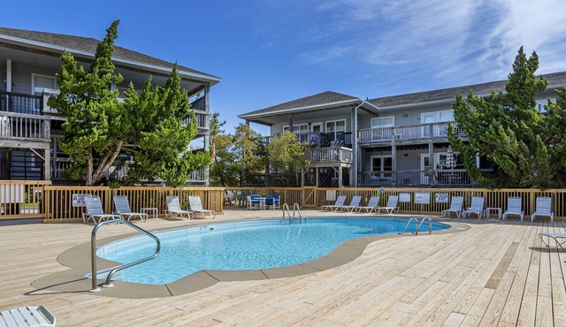Corolla Oceanside Condo Just steps from the Beach - sleeps 6