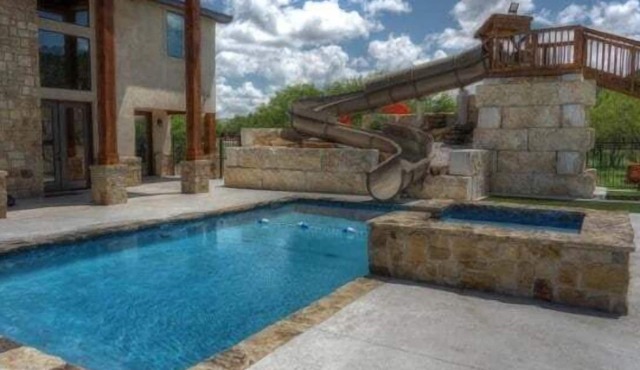Corona del Rio @ Frio Premier Rental Homes