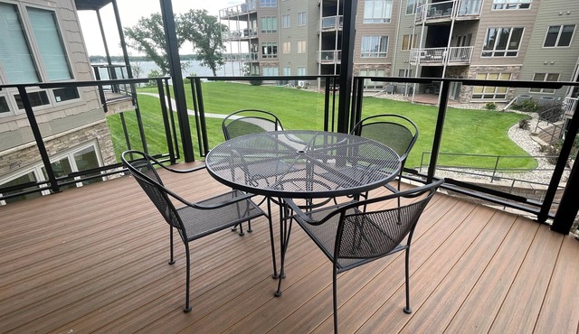 Coronado 202 @ Bridges Bay comes with 6 daily waterpark passes! Sleeps up to 10!