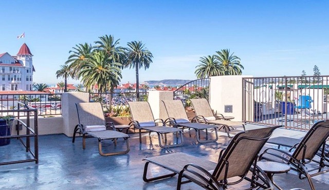 Coronado Beach Resort - Two Bedroom - Coronado’s Hidden Gem-free parking
