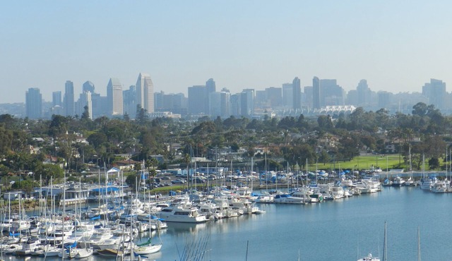 Corondo Shores Unique & Beautiful Condo - Stunning Views! Pet Welcome!