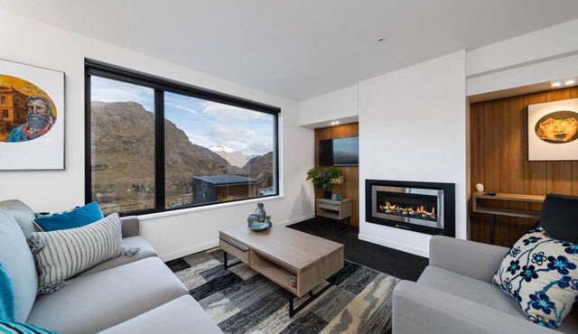 Coronet Apartment, Comfort and views,