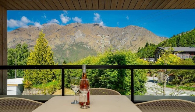 Coronet Bliss at La Residence du Parc