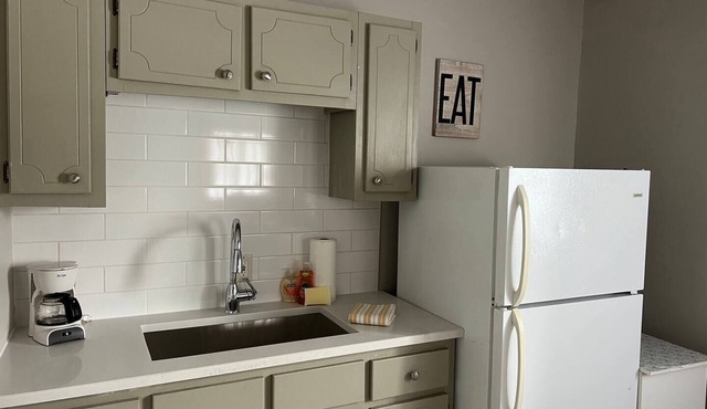 Corporate Cottage in LaPorte Cable St Front unit