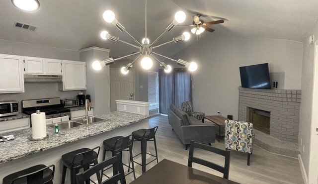 Corporate Duplex #A - fully remodeled & Furnished