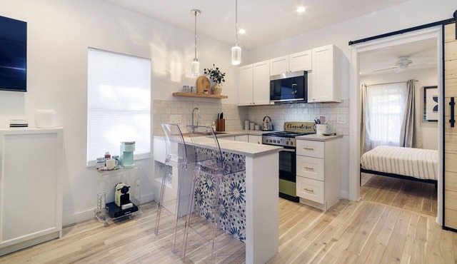 Corporate/Executive Housing - Downtown - SoDo - 30 days +