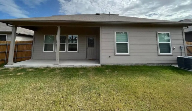 Corporate housing 5 Bedroom, 3 Bath, sleeps 10, Near Tesla Gigafactory Austin TX
