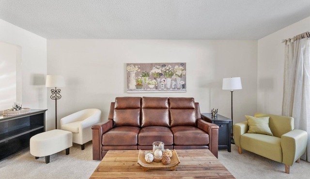 Corporate Housing Townhouse Cozy yet spacious with finished basement.