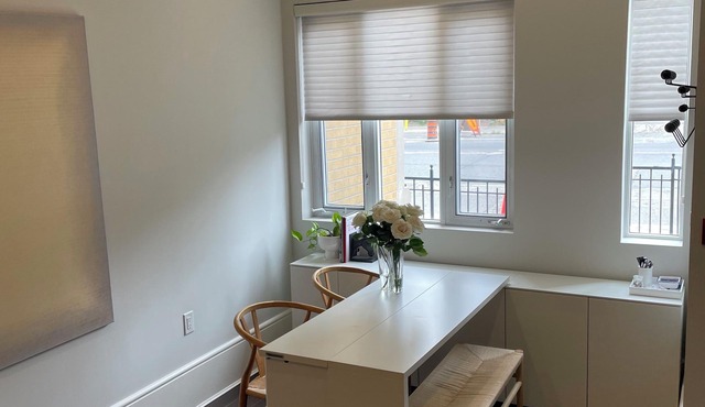 Corporate living at the crossroads of the Annex and Yorkville (long term rental)