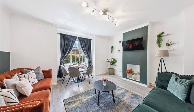 Corporate Relocation & Contractor Teams, Monthly Discounts Garden & Free Parking