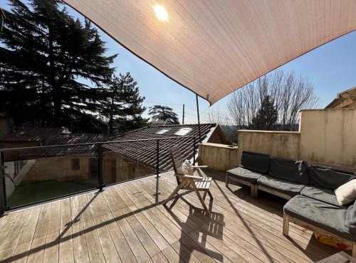 Corps de ferme à 10 minutes de Lyon